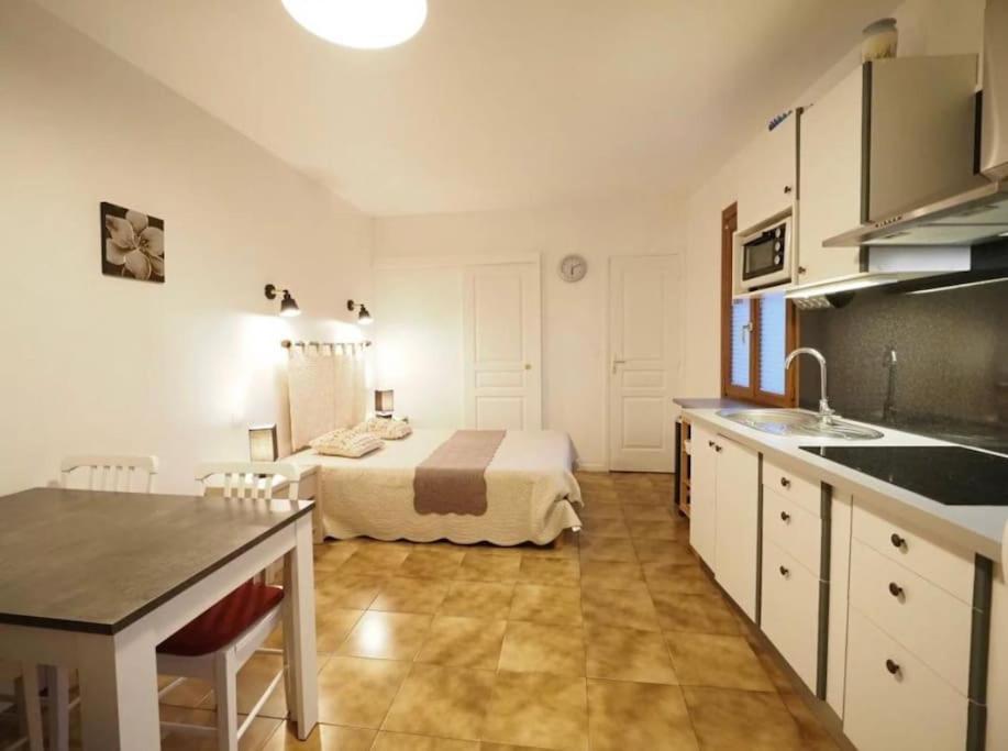 Studio Meuble Avec Terrasse Gréoux-les-Bains Kültér fotó